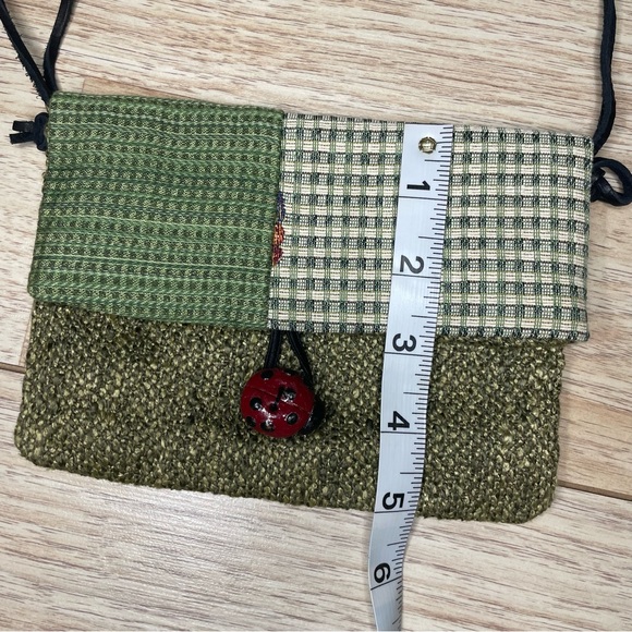 Green Vintage looking small handmade purse with clay ladybug button. - Picture 8 of 9